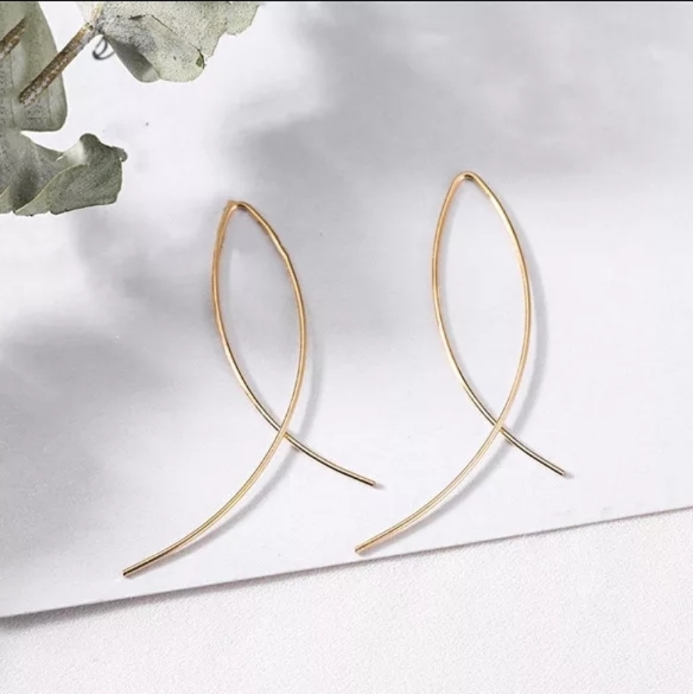 *4 for $20 💕Rose gold thread earrings